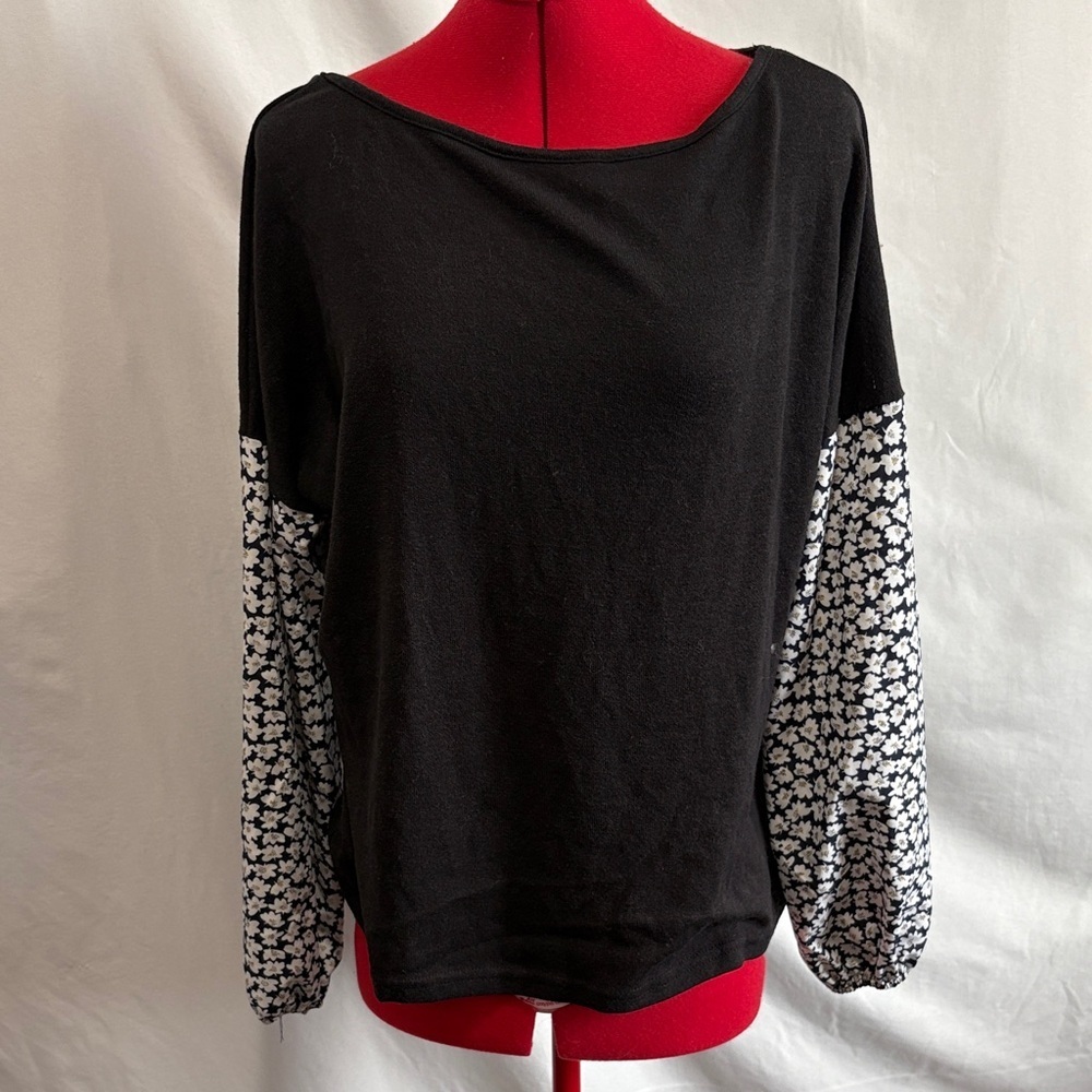 SHEIN Black Blouse with White Floral Sleeves MM355
